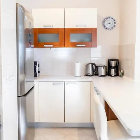 Lori Apartment Split