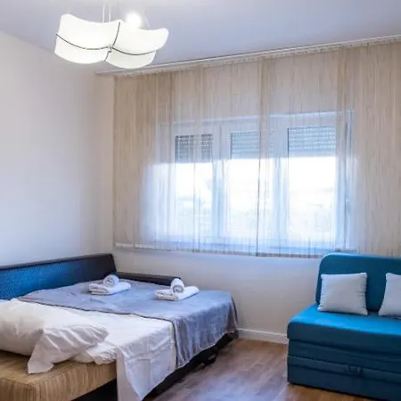 Lori Apartment *